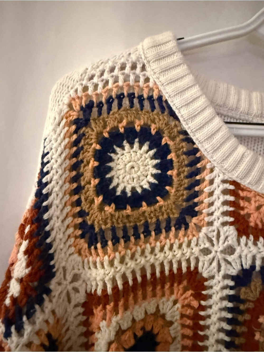 AMERICAN EAGLE Granny Square Crochet Sweater Size S - Picture 3 of 7